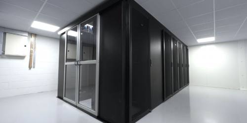 How to Monitor Environmental Conditions Effectively in a Data Centre