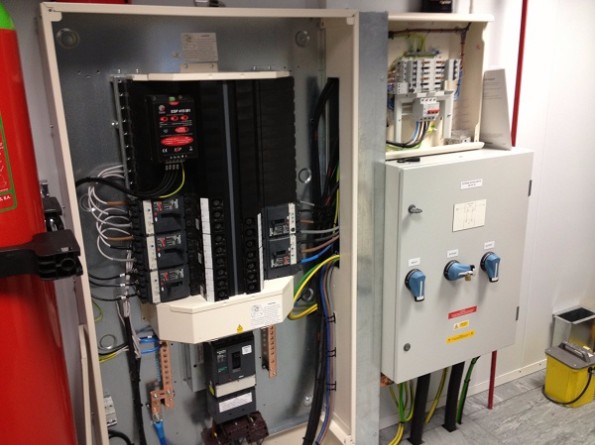 Data Centre Installation of MPDU