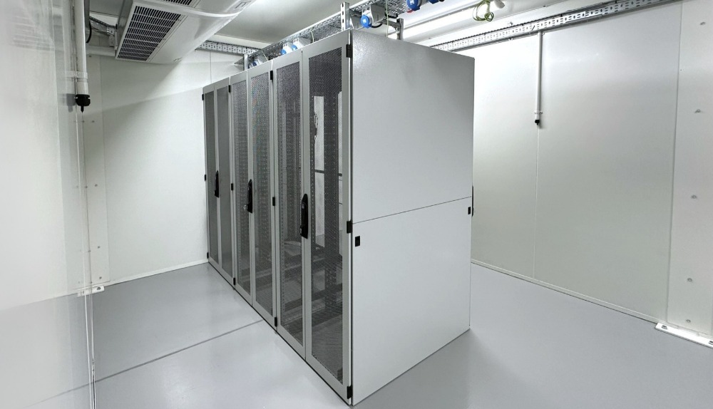 Cabinet installation by Infiniti IT for Arvato Group