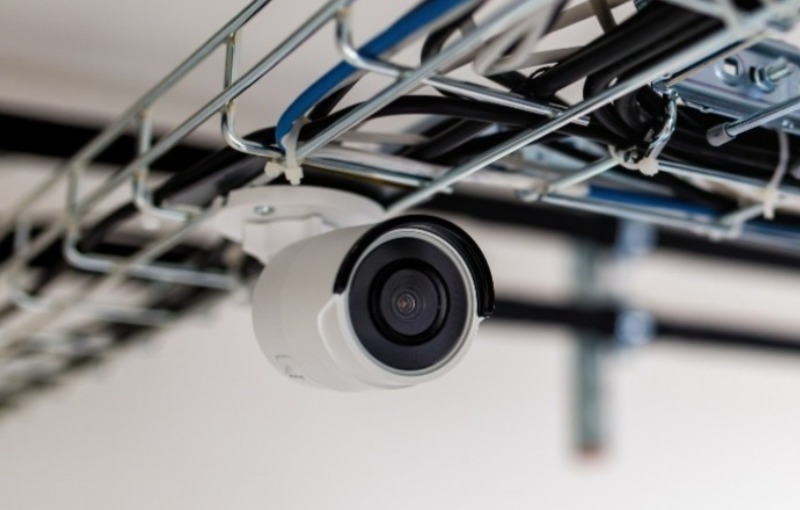 Server room security and monitoring services 